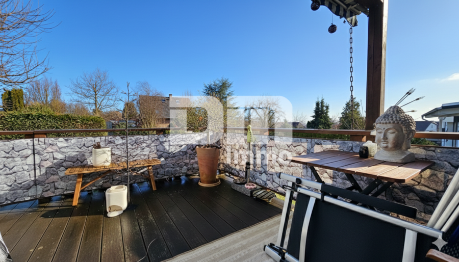 Schönes 1 bis 2 Familienwohnhaus mit großem Garten, Terrasse, Doppelgarage und Herkulesblick - EG Terrasse